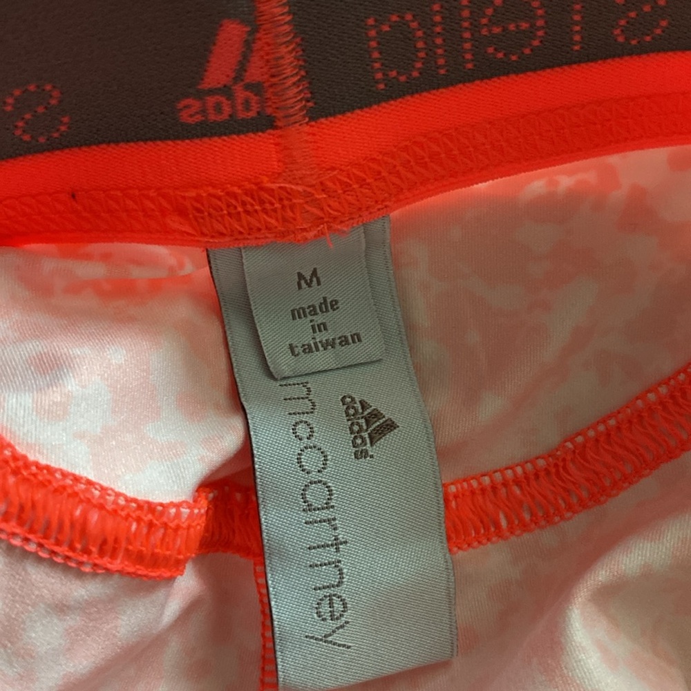 Hot Pink Adidas crop length legging - Picture 3 of 3
